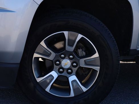 Used 2015 Chevrolet Colorado Z71 image 2