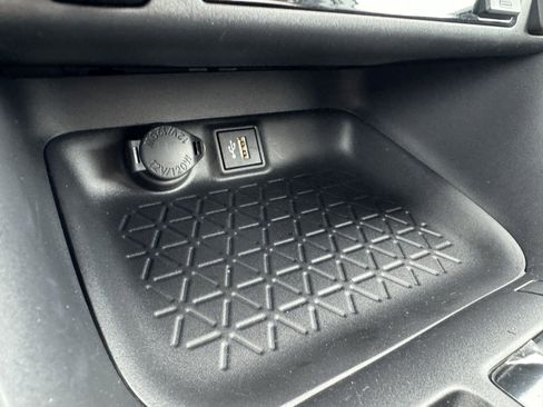 Used 2024 Toyota RAV4 XLE image 27