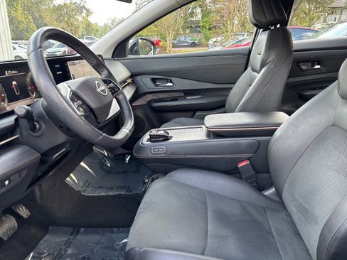 Used 2023 Nissan Ariya AWD image 10