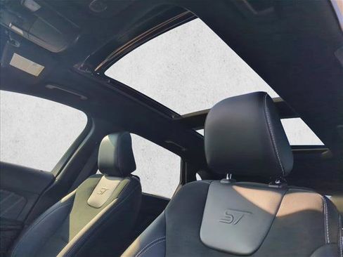 Used 2024 Ford Edge ST w/ Equipment Group 401A image 25