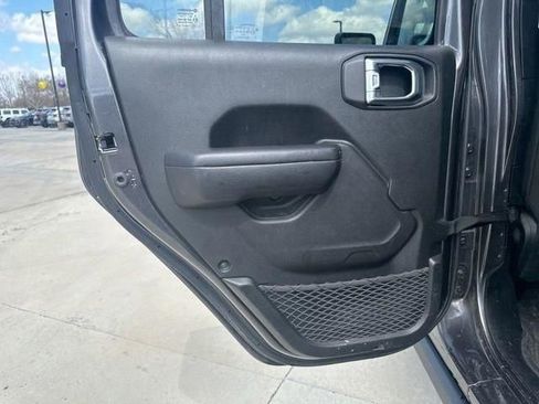 Used 2023 Jeep Gladiator Sport image 32