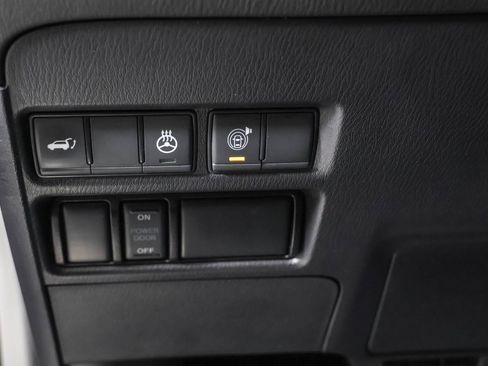 Used 2024 Nissan Armada Platinum w/ Captain's Chairs Package image 23