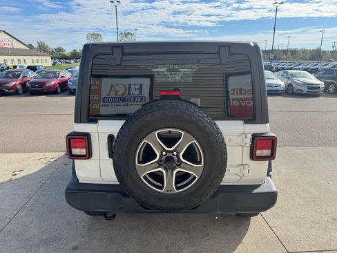 Used 2021 Jeep Wrangler Unlimited Sport w/ Technology Group image 6