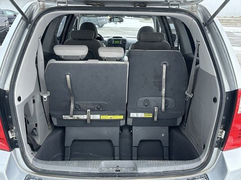 Used 2010 Kia Sedona LX image 15