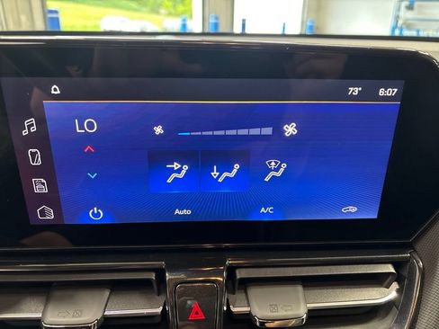 Used 2025 Chevrolet TrailBlazer RS w/ Convenience Package AWD/4WD image 18