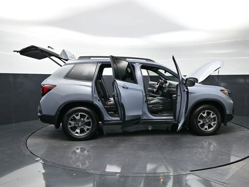 Used 2022 Honda Passport TrailSport image 39