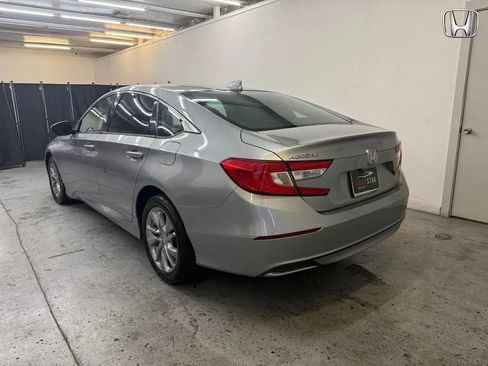Used 2018 Honda Accord LX image 5