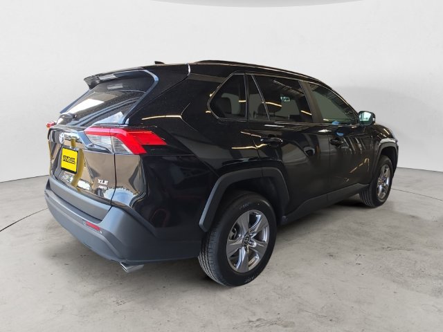 Used 2025 Toyota RAV4 XLE AWD/4WD image 5