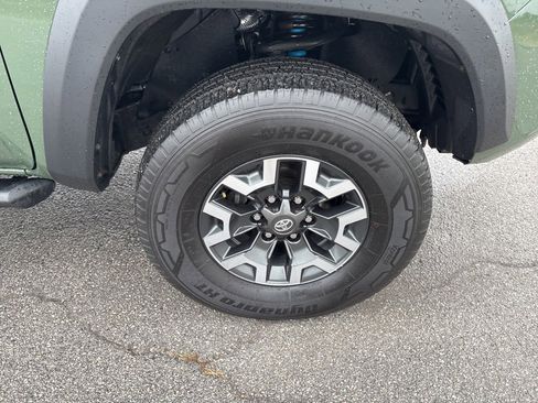 Used 2022 Toyota Tacoma TRD Off-Road image 50