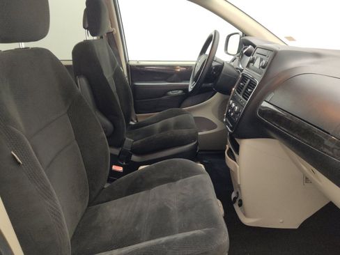 Used 2016 Dodge Grand Caravan SE w/ Quick Order Package 29E SE FWD image 21