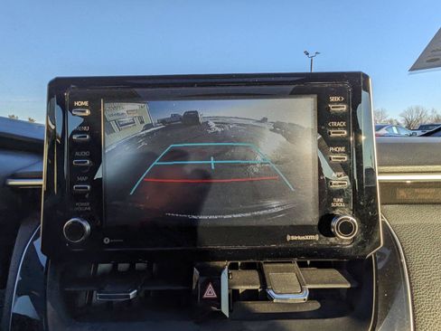 Used 2021 Toyota Corolla SE image 17