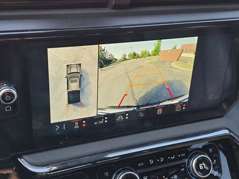 Used 2024 GMC Sierra 1500 AT4 w/ Technology Package AWD/4WD image 12
