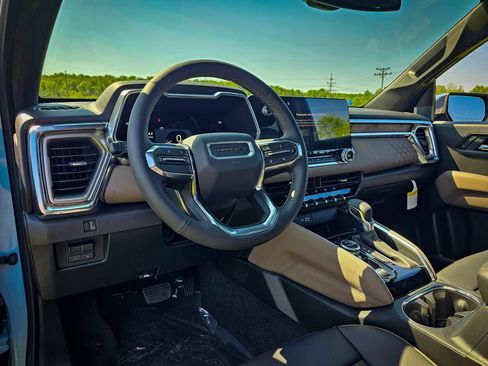 New 2026 GMC Canyon Denali AWD/4WD image 15