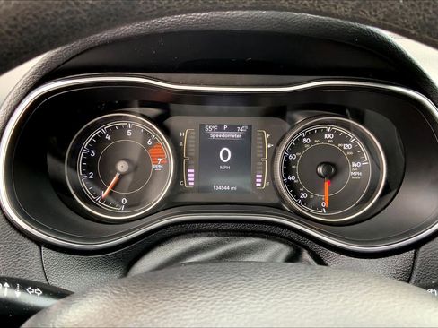 Used 2019 Jeep Cherokee Latitude w/ Popular Appearance Group image 25