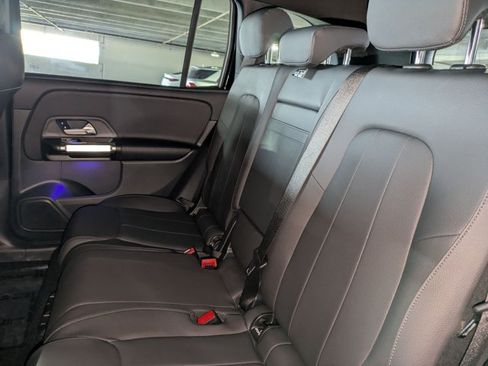 Used 2025 Mercedes-Benz GLB 250 image 20