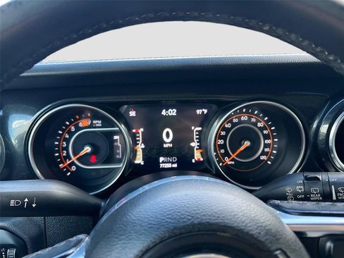 Used 2020 Jeep Wrangler Unlimited Sahara image 13