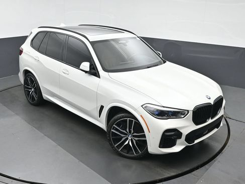 Used 2022 BMW X5 M50i w/ Executive Package AWD/4WD image 31