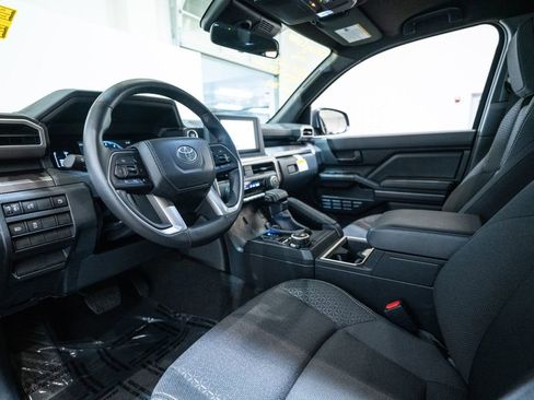 Used 2025 Toyota 4Runner SR5 image 4