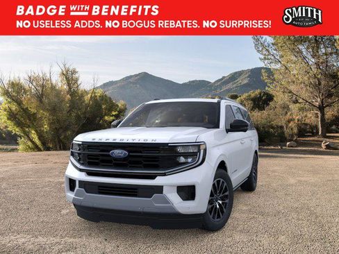 New 2025 Ford Expedition Platinum image 3