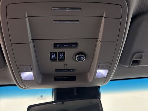 Used 2018 GMC Yukon XL Denali w/ Open Road Package image 15