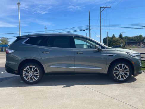 Used 2024 Buick Enclave Essence w/ Experience Buick Package AWD/4WD image 8