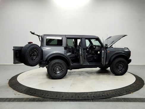 New 2025 Ford Bronco Badlands image 16