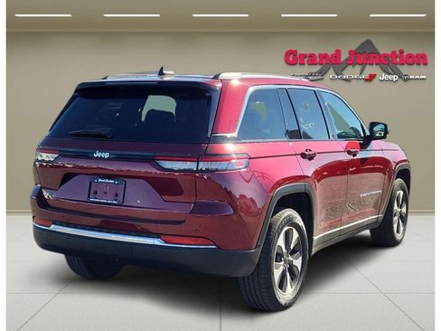 Used 2024 Jeep Grand Cherokee Limited 4xe AWD/4WD image 3