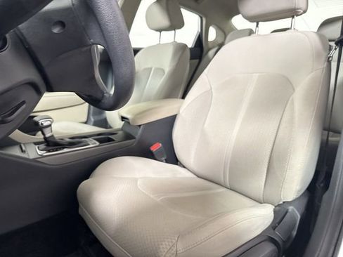 Used 2018 Kia Optima LX w/ 17" Alloy Wheels Package image 18