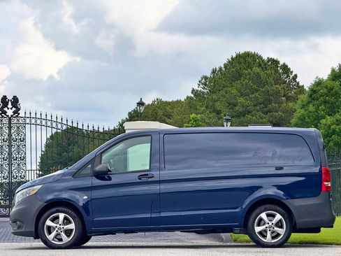 Used 2021 Mercedes-Benz Metris image 7