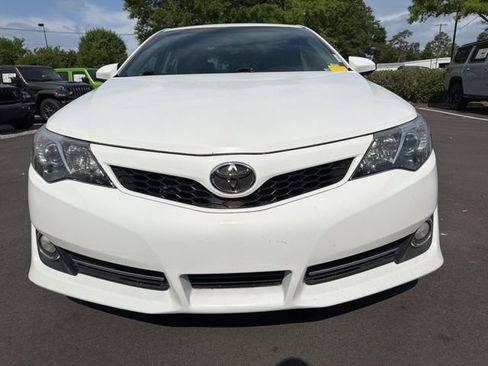 Used 2014 Toyota Camry SE FWD image 8