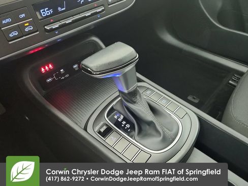 Used 2025 Hyundai Kona SEL AWD/4WD image 26