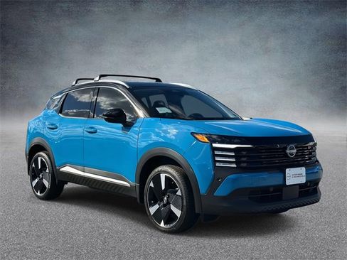 New 2025 Nissan Kicks SR image 1