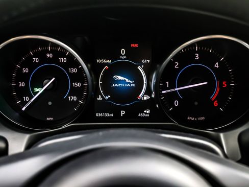 Used 2017 Jaguar XF Premium image 19