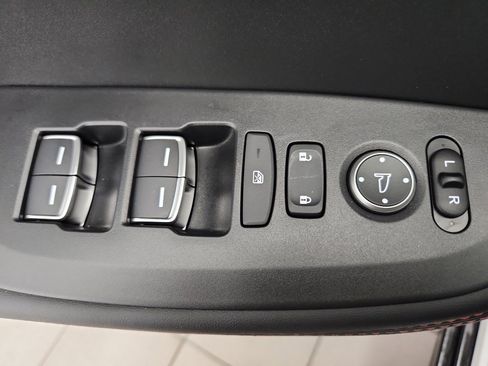 Used 2025 Acura ADX A-Spec image 9