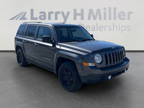 Used 2016 Jeep Patriot Sport image 7