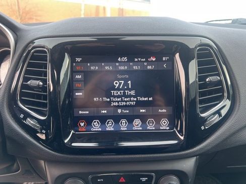 Used 2019 Jeep Compass Limited image 21