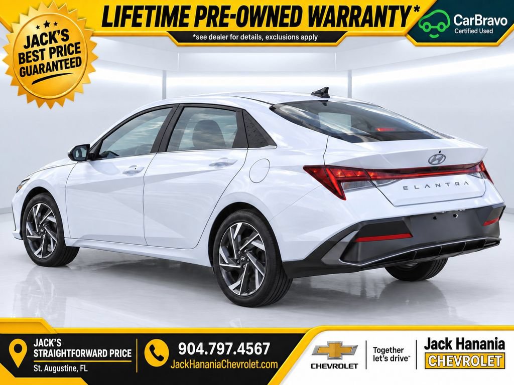 Used 2025 Hyundai Elantra SEL FWD image 5