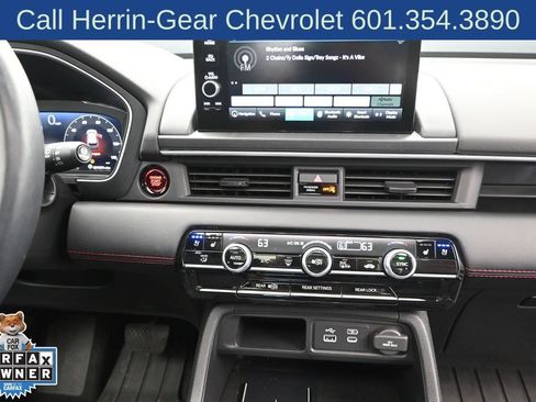 Used 2025 Honda Pilot Black Edition image 29