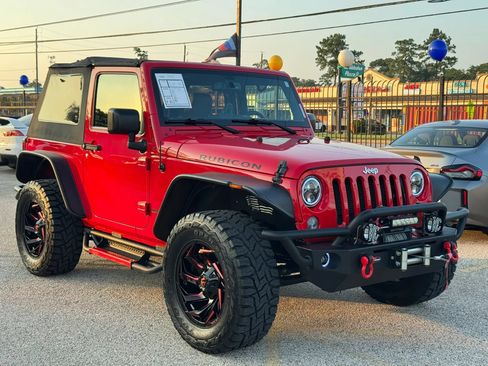 Used 2016 Jeep Wrangler Rubicon w/ Power Convenience Group AWD/4WD image 7