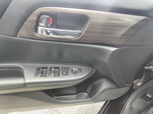 Used 2017 Honda Accord Hybrid Sedan image 20