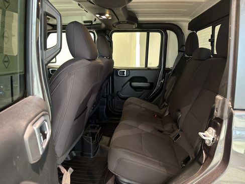 Used 2020 Jeep Gladiator Sport w/ Quick Order Package 24S image 20