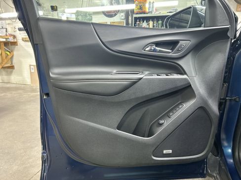 Used 2020 Chevrolet Equinox Premier image 23