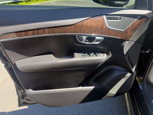 Used 2016 Volvo XC90 T6 Momentum w/ Momentum Plus Package AWD/4WD image 30