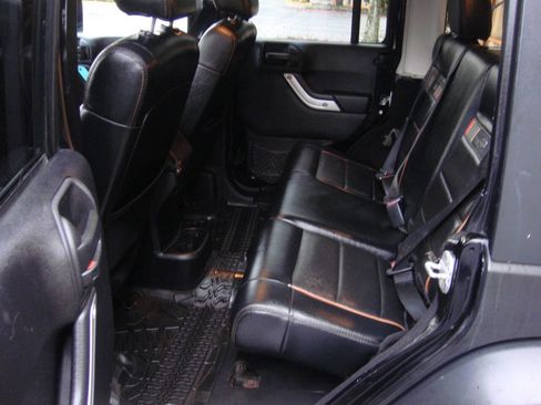 Used 2011 Jeep Wrangler Unlimited 70th Anniversary w/ Connectivity Group image 12