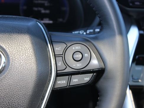 Used 2024 Toyota Venza Limited AWD/4WD image 17