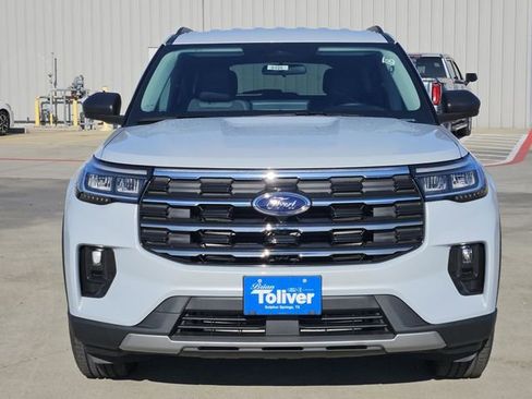 New 2026 Ford Explorer Active w/ Active Comfort Package image 3