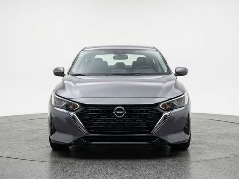 Used 2025 Nissan Sentra SV FWD image 2
