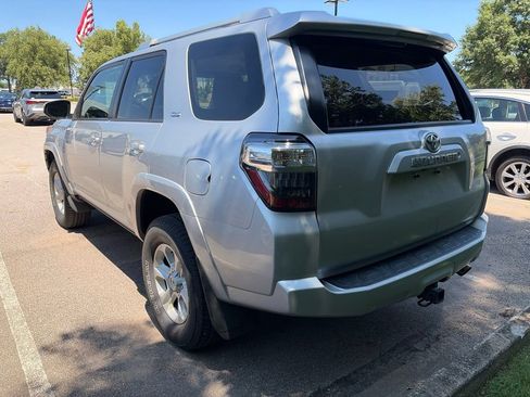 Used 2014 Toyota 4Runner SR5 AWD/4WD image 7