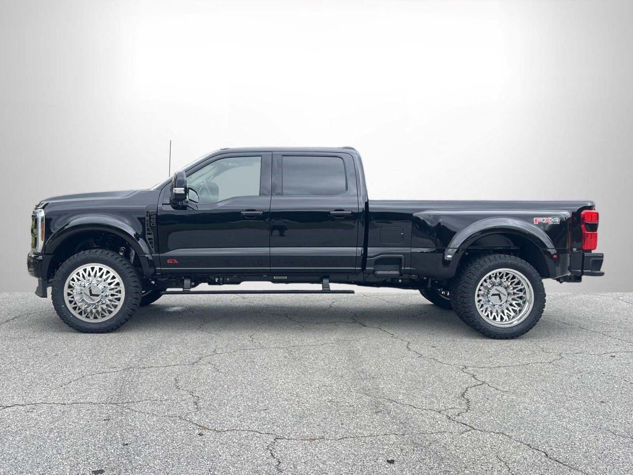 New 2026 Ford F450 Platinum w/ Platinum Plus Package AWD/4WD image 25