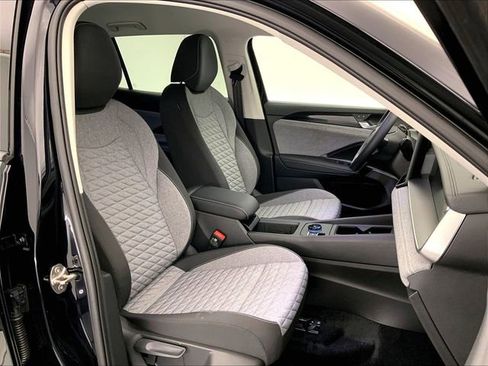 New 2026 Volkswagen Tiguan S image 9